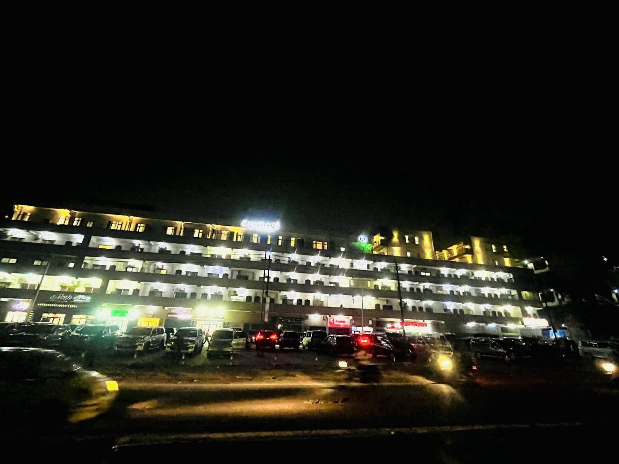 H&H Hotel Киншаса Экстерьер фото